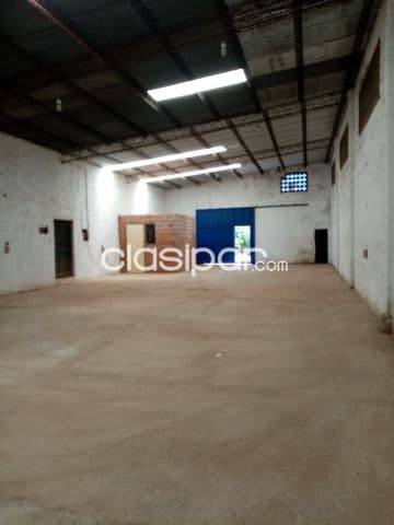 pequeño deposito en San Lorenzo, foto 1