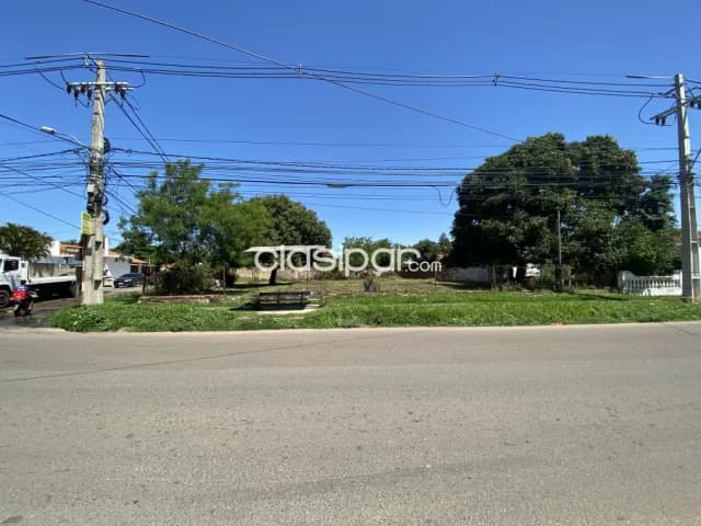 Amplio terreno en esquina en el centro de Mariano Roque Alonso, foto 3