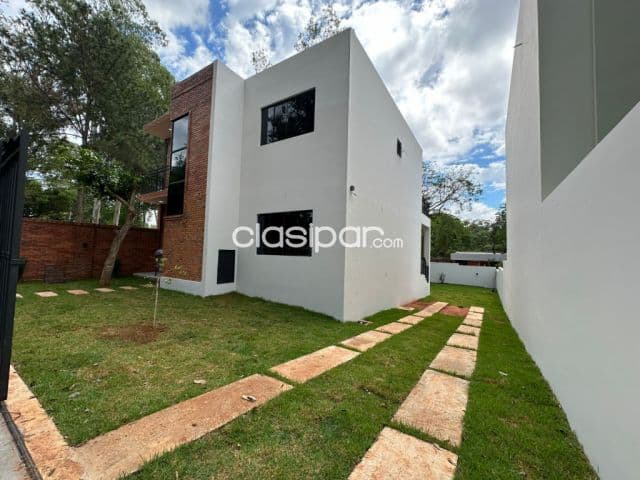 Casa a estrenar en barrio paraiso