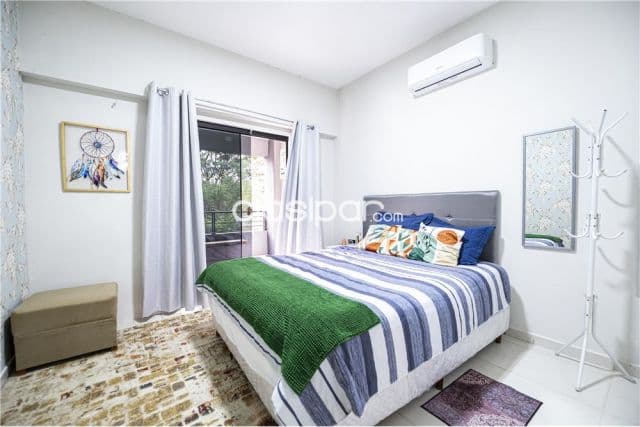 Duplex amplio en venta en Villa Aurelia
