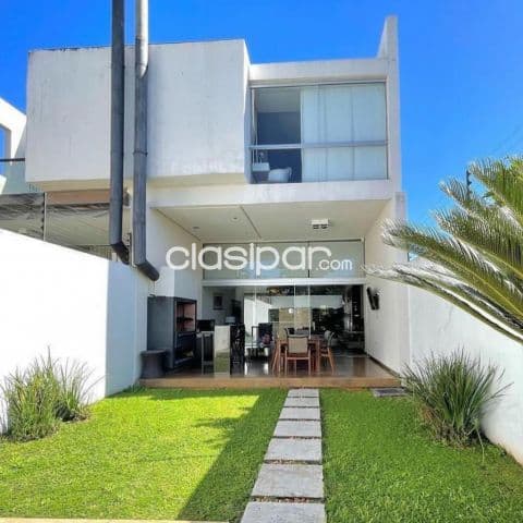 casa pareada de 3 suites en Mburucuya Asunción