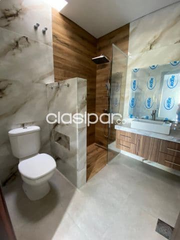 Duplex a estrenar en San Lorenzo - b. Los nogales de tres dormitorios