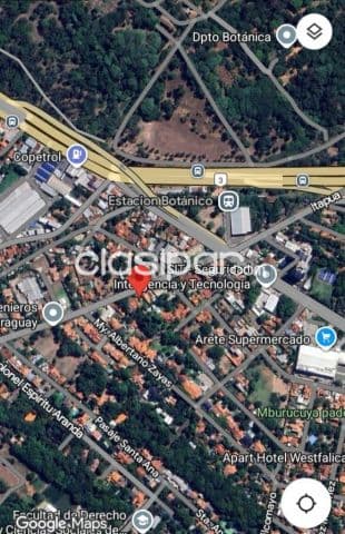 Amplia propiedad en venta en Barrio Mburucuya