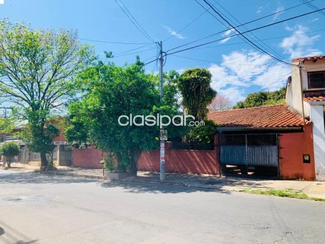En VENTA Propiedad Poligonal de 673 m2 en el Barrio Nazareth, Asunción. (ID1910)