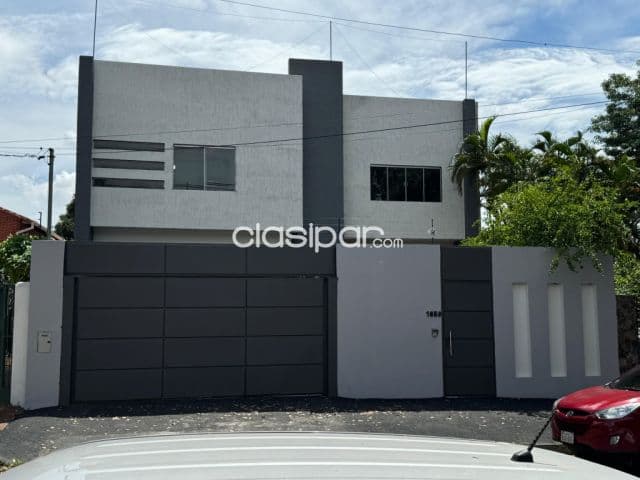 Lujosa residencia en Asunción barrio Nazareth