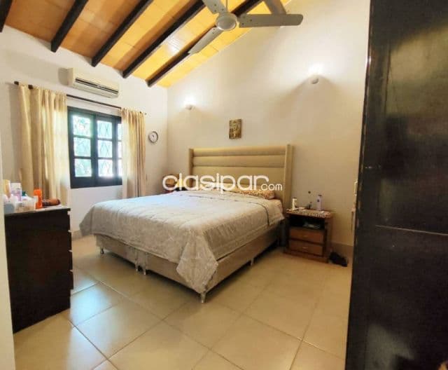 En venta amplia casa en Barrio Molino Luque Id: 41706
