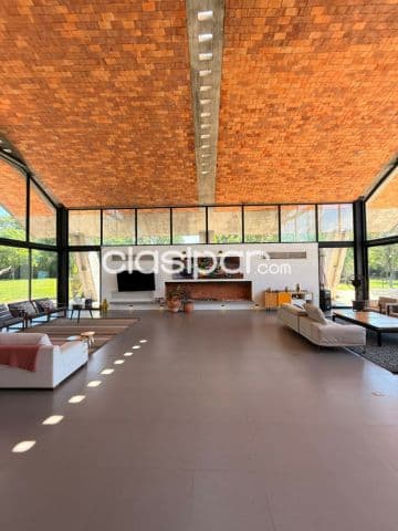 En venta residencia de lujo en surubii Mariano Roque Alonso