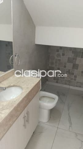 Duplex zona shoping Pinedo y u.n.a. Con piscina....gs.900.000.0..quincho cerrado...0, foto 1