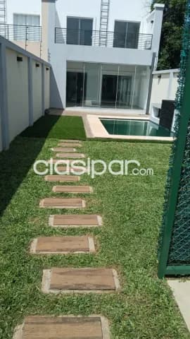 Duplex zona shoping Pinedo y u.n.a. Con piscina....gs.900.000.0..quincho cerrado...0, foto 4