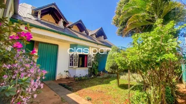 En venta amplia casa con importante fachada en la zona de Avelino Martìnez, San Lorenzo, foto 3