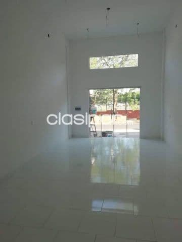 Local comercial con excelente ubicación en Fernando de la Mora, frente a clínicas — foto 1