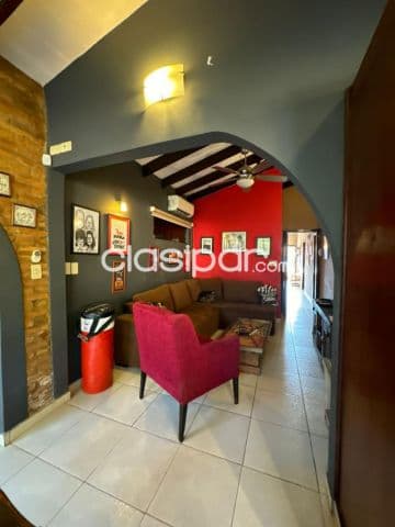 En venta – hermosa casa con piscina en Villa Elisa — foto principal