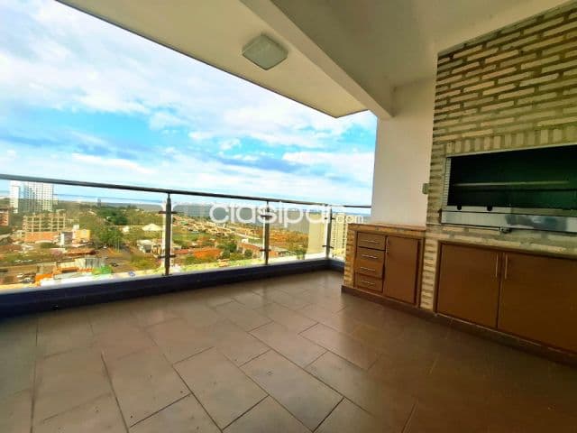departamento amplio en el edificio Radio Parque: 4 habitaciones y 3 baños — foto 1