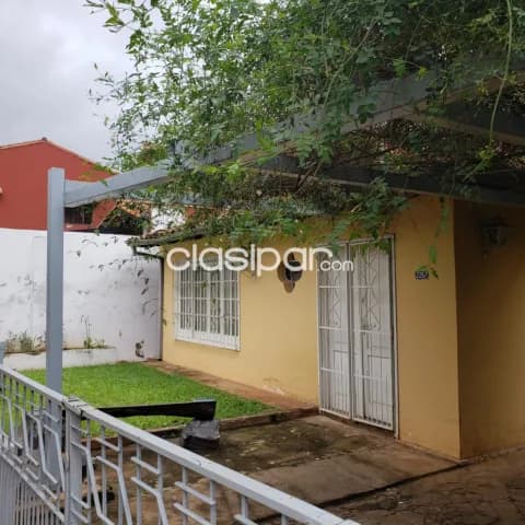 Terreno en venta en Ykua Sati con vivienda a remodelar o demoler, foto 3