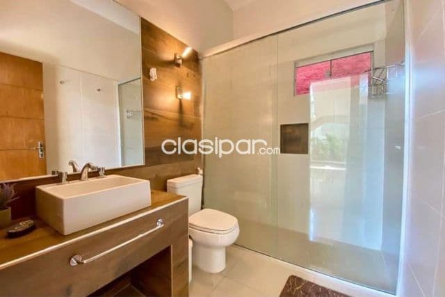 O vendo duplex semi amoblado en Luque cod 5980