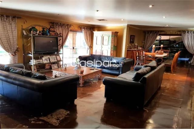 En alquiler Casa de lujo en mburicao Asunción — foto 2
