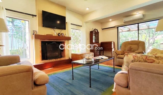 Residencia de lujo en venta en Lambaré a pasos del yacht y golf club