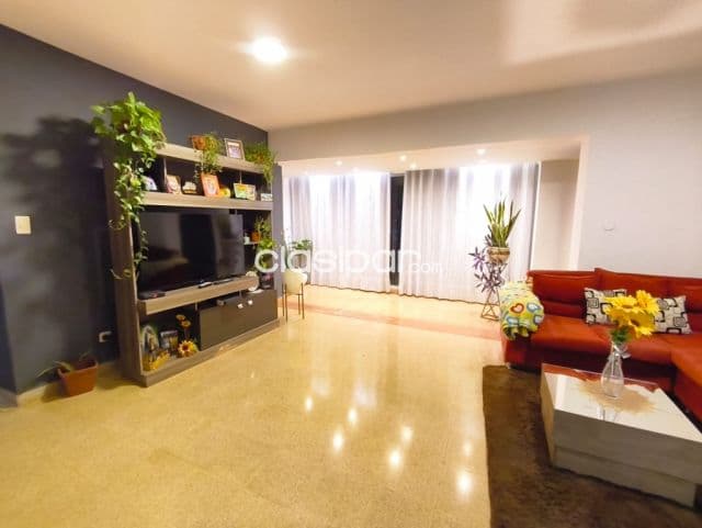 Departamento en el edifico san luis, Encarnación centro: 3 habitaciones y 2 baños