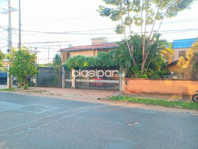 Casa de 4 habitaciones en el Barrio Murucuyá - Asunción