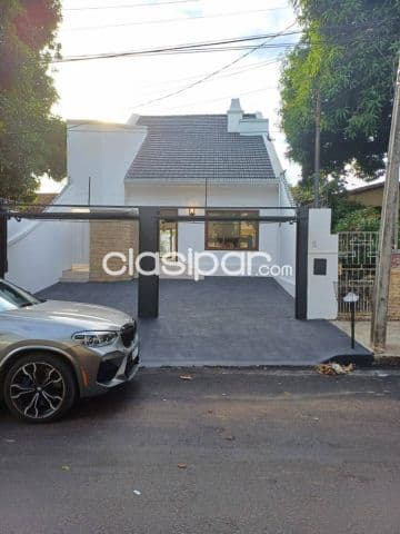 Casa de 4 dormitorios con piscina en Barrio Jara de la Ciudad de Asuncion — foto 1