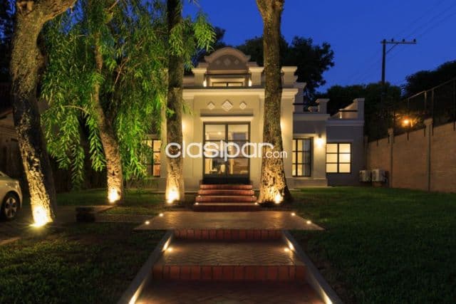 Se vende exclusiva casa en barrio cerrado Plaza de Los Mangos, zona del Yacht