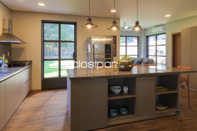 Se vende exclusiva casa en barrio cerrado Plaza de Los Mangos, zona del Yacht, foto 4