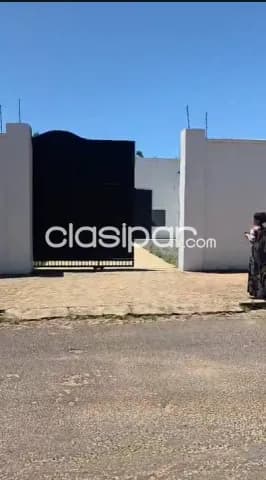 Amplio tinglado/deposito comercial sobre españa y juana de lara castro — foto 2