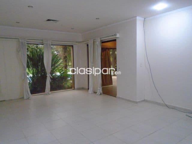 Casa de 2.400 m2 en la Zona Surubii - CLHO7532029