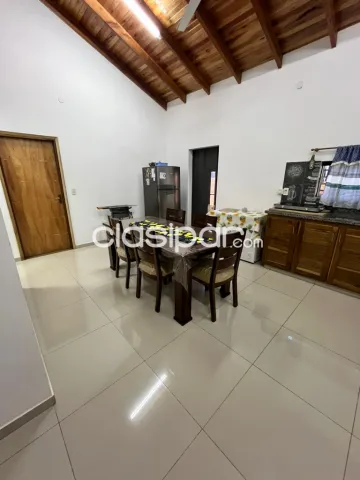 Casa en esquina en el barrio las delicias de Encarnación: 3 habitaciones y 1 baño — foto 3