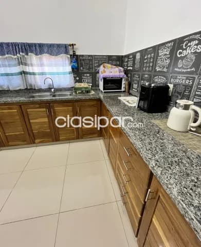 Casa en esquina en el barrio las delicias de Encarnación: 3 habitaciones y 1 baño — foto 4