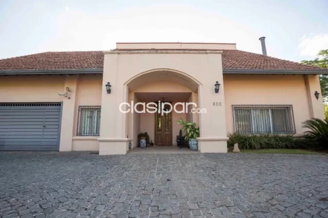 EN VENTA Exclusiva Residencia de 5 habitaciones sobre Avda. del Yatch - Lambaré — foto 2