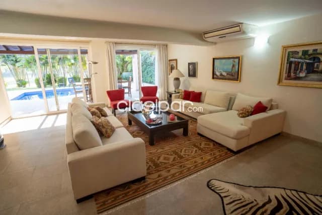 EN VENTA Exclusiva Residencia de 5 habitaciones sobre Avda. del Yatch - Lambaré — foto 3