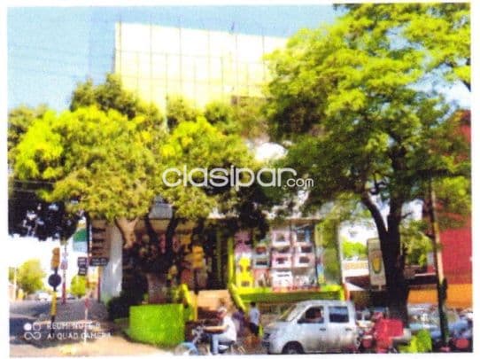 Avda. Rca. Argentina, terminal: 1.370m2 en esquina, p/ showroom, negocios importantes, etc