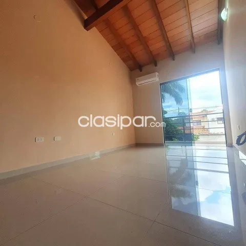 muy Amplio Duplex de 3 dormitorios en barrio Loma Merlo de Luque — foto 2