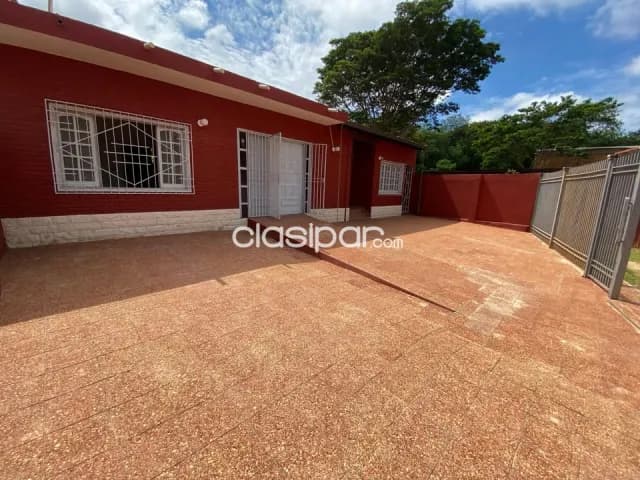 Casa de 6 dormitorios en Fernando de la Mora zona Norte zona Parroquia Domingo Sab — foto 2