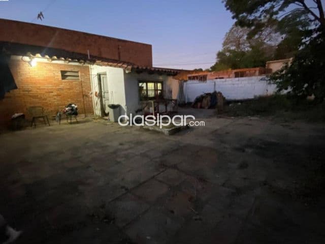 De terreno con casa a demoler en la ciudad de fdo de la mora, zona sur