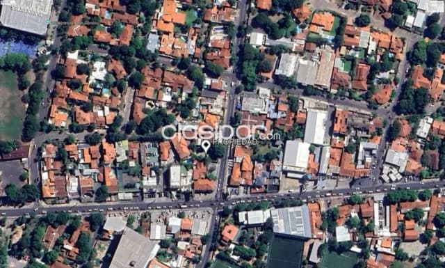Amplia propiedad con ubicación estratégica en el Barrio Mariscal López, foto 5