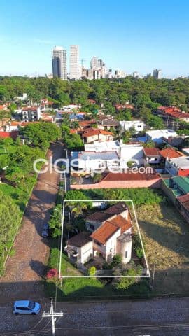 En venta terreno en esquina con construcción en Barrio San Jorge - Asunción
