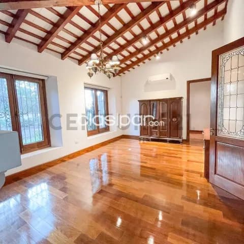 En venta – exclusiva residencia de lujo en surubi’í, foto 3