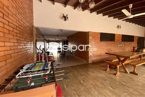 Residencia con piscina en San Lorenzo bo Las Mercedes — foto 4
