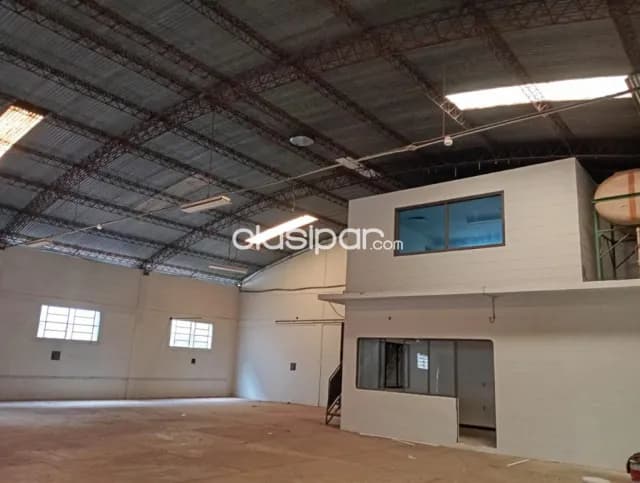 Prox. Mme lynch y mcal lopez 3.000 m2 imponente deposito industrial, comercial, 8.800 usd, foto 5