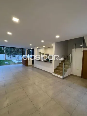 En venta duplex estilo toscano en Luque, foto 2