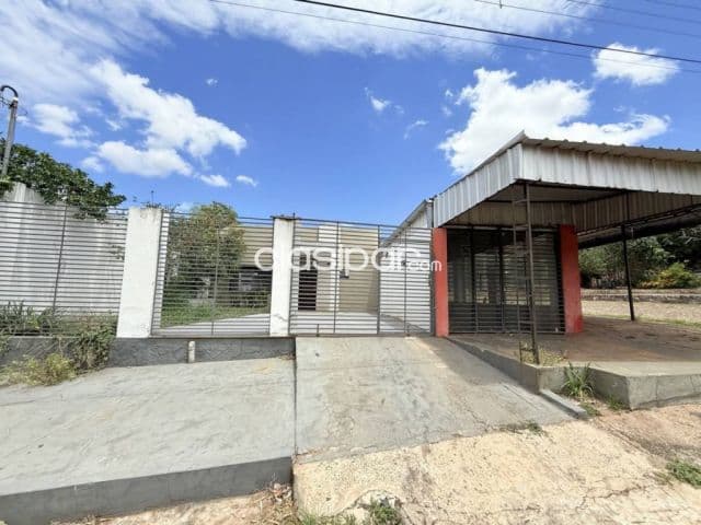 En venta casa en esquina a una cuadra de Américo Picco Villa Elisa