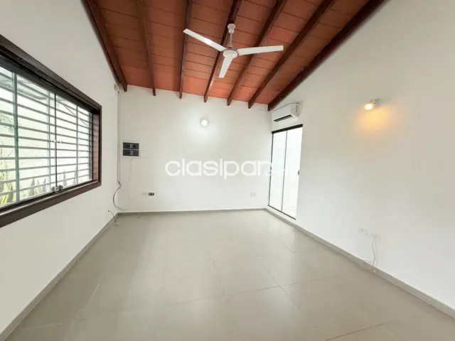 En venta casa en esquina a una cuadra de Américo Picco Villa Elisa — foto 5