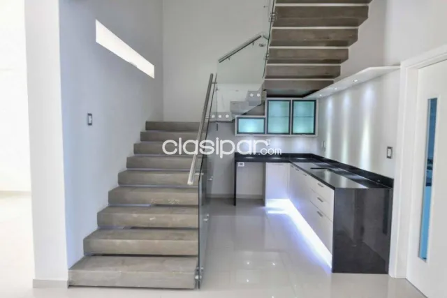 ¡EN ALQUILER! Casa de 4 dormitorios - Zona CIT/Colegio Trinity, foto 4