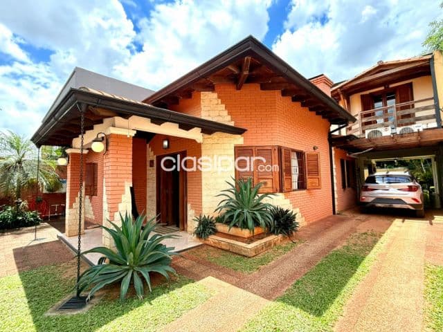 En venta casa de 4 dormitorios en Fernando Zona Norte