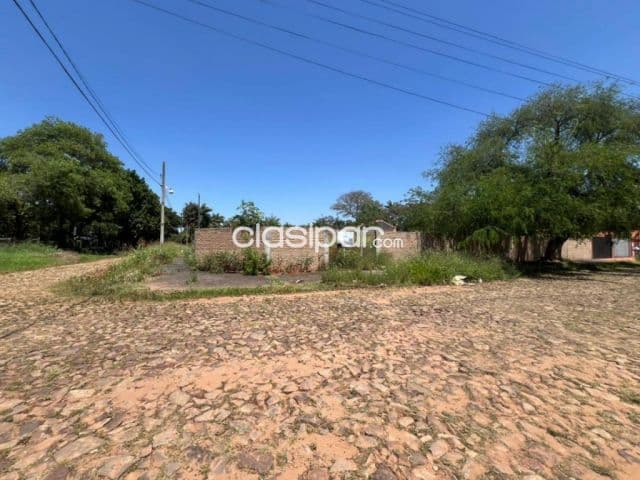 Terreno con ubicación privilegiada en Fernando de la Mora, barrio laguna grande