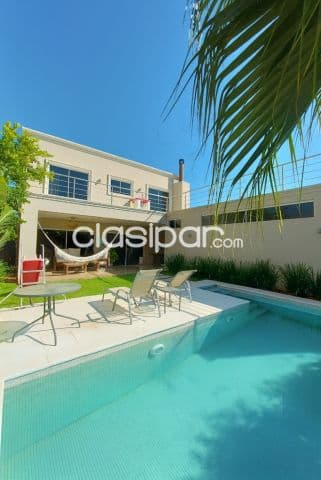 o alquilo casa de 4 dormitorios en barrio cerrado zona aeropuerto Montesol