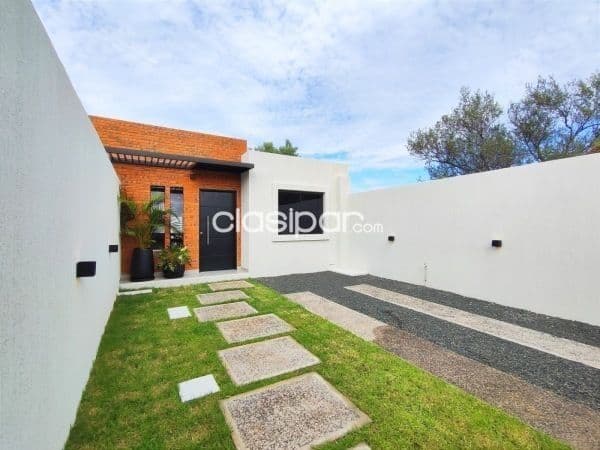 En venta duplex a estrenar de 2 habitaciones en Luque 11814