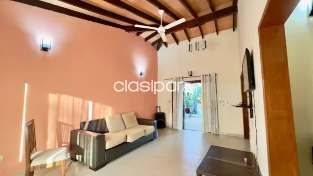 Amplio terreno con casa de 3 dormitorios y piscina en areguá - patiño, foto 5